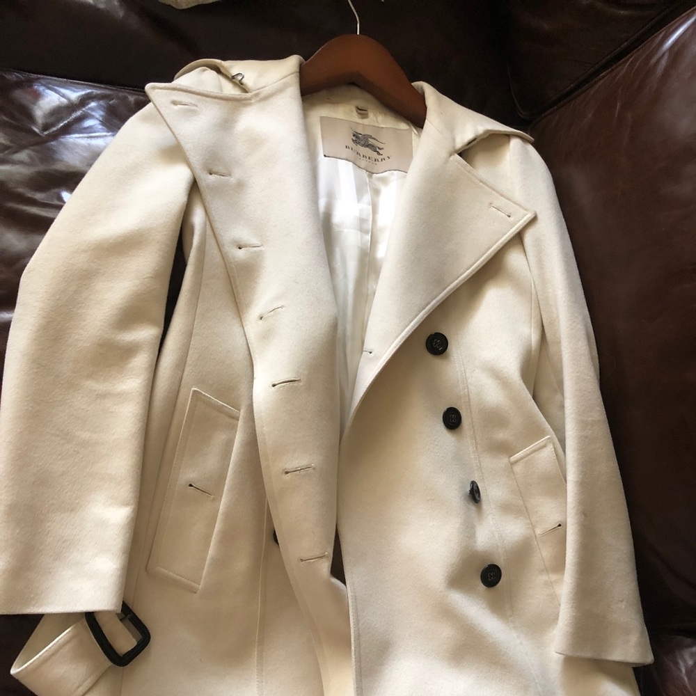 Women’s off white Burberry coat, knee length